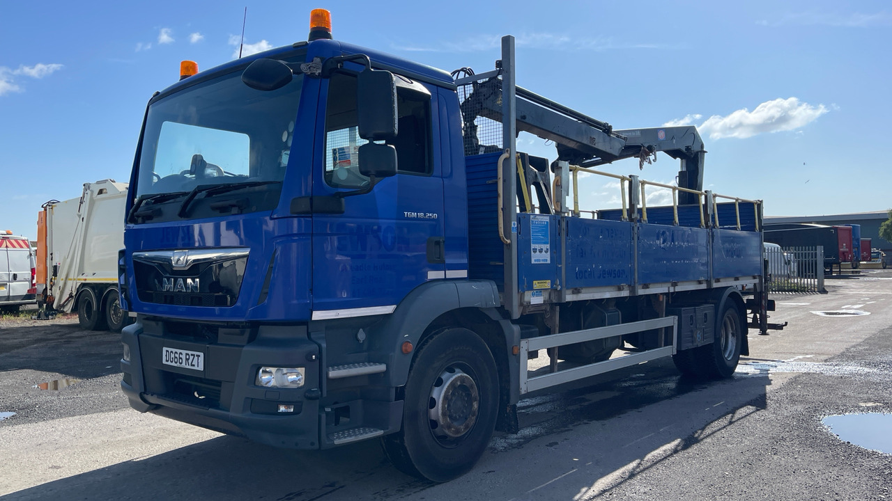Man TGM 18.250 - Camion plateau, Camion grue: photos 2 Man TGM 18.250 - Camion plateau, Camion grue: photos 2