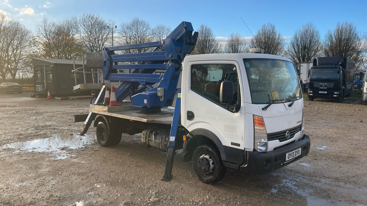 NISSAN CABSTAR 35.14 - Camion avec nacelle: photos 1 NISSAN CABSTAR 35.14 - Camion avec nacelle: photos 1