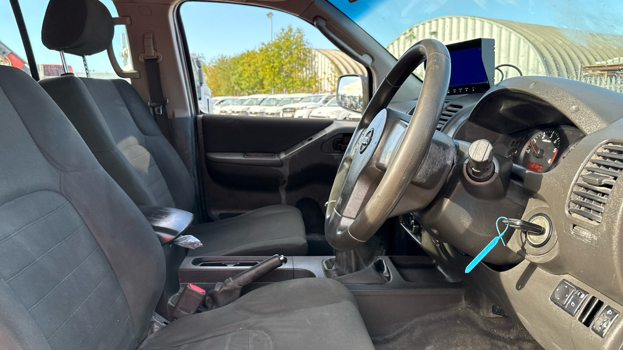 NISSAN NAVARA VISIA 2.5 DCI 144PS - Pick-up, Utilitaire double cabine: photos 5 NISSAN NAVARA VISIA 2.5 DCI 144PS - Pick-up, Utilitaire double cabine: photos 5