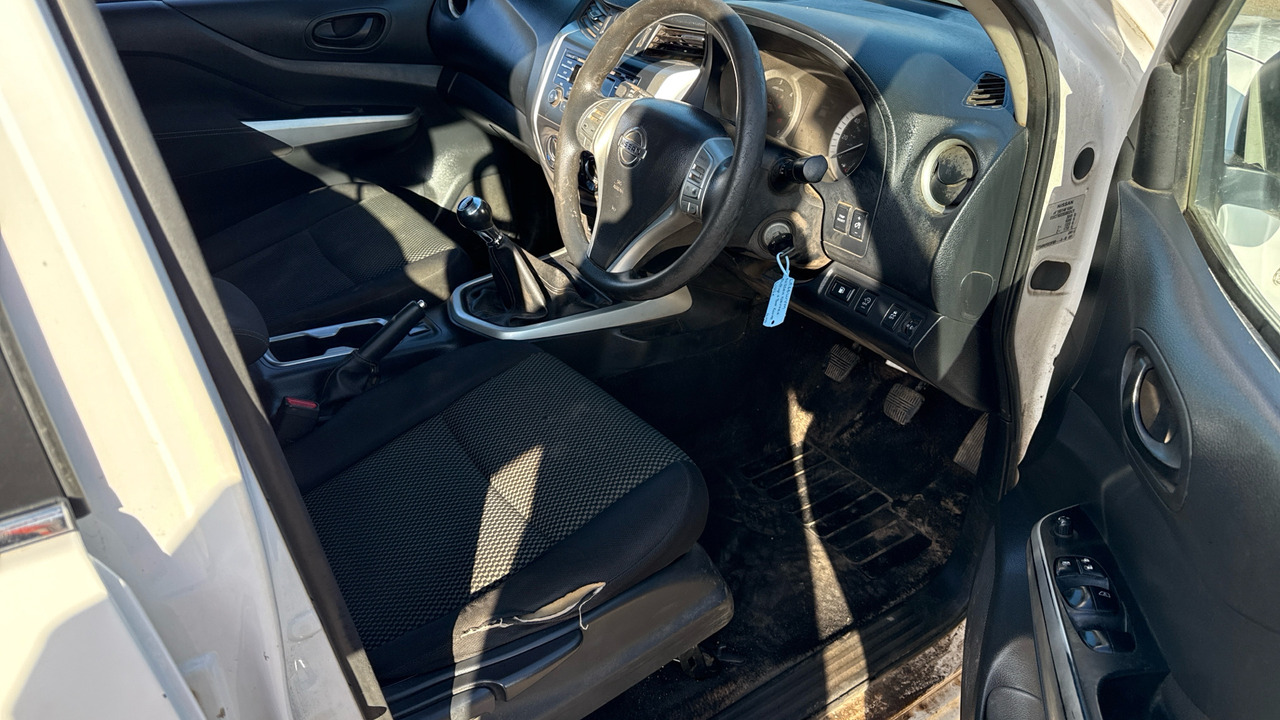 Nissan Navara VISIA 2.3 DCI 160PS - Pick-up, Utilitaire double cabine: photos 5 Nissan Navara VISIA 2.3 DCI 160PS - Pick-up, Utilitaire double cabine: photos 5