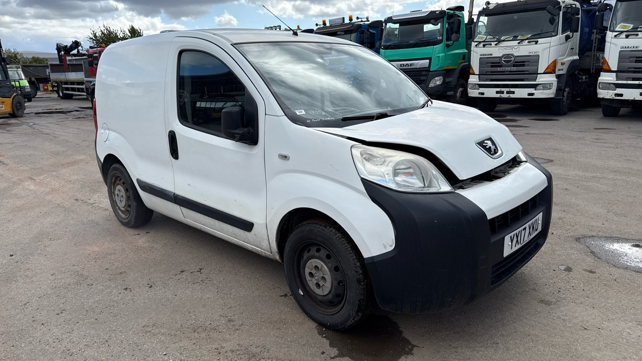 PEUGEOT BIPPER 1.3 HDi 80 S - Fourgonnette: photos 1 PEUGEOT BIPPER 1.3 HDi 80 S - Fourgonnette: photos 1