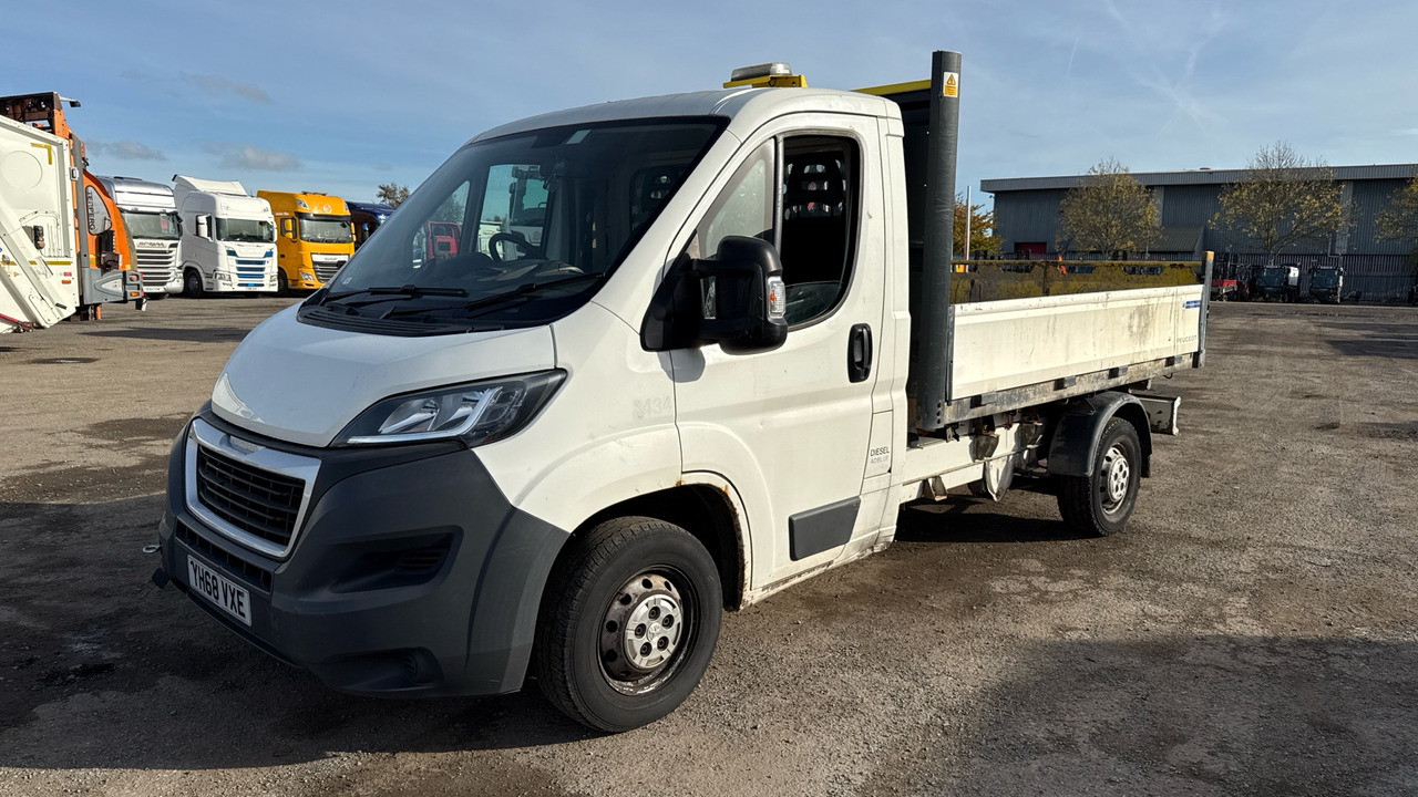 PEUGEOT BOXER 355 2.0 BlueHDi 130ps - Utilitaire benne: photos 3 PEUGEOT BOXER 355 2.0 BlueHDi 130ps - Utilitaire benne: photos 3