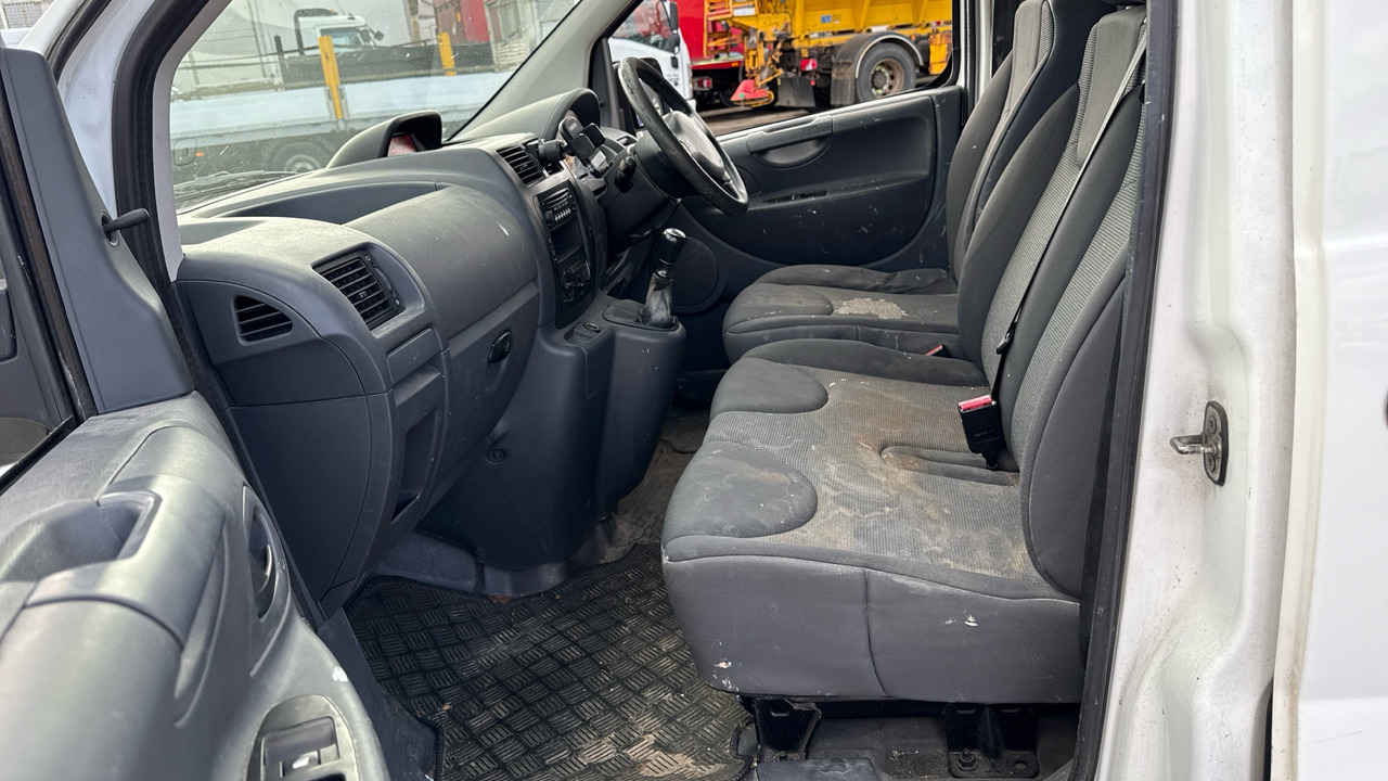 Fourgonnette PEUGEOT EXPERT 1000 1.6 HDI 90 PS: photos 15