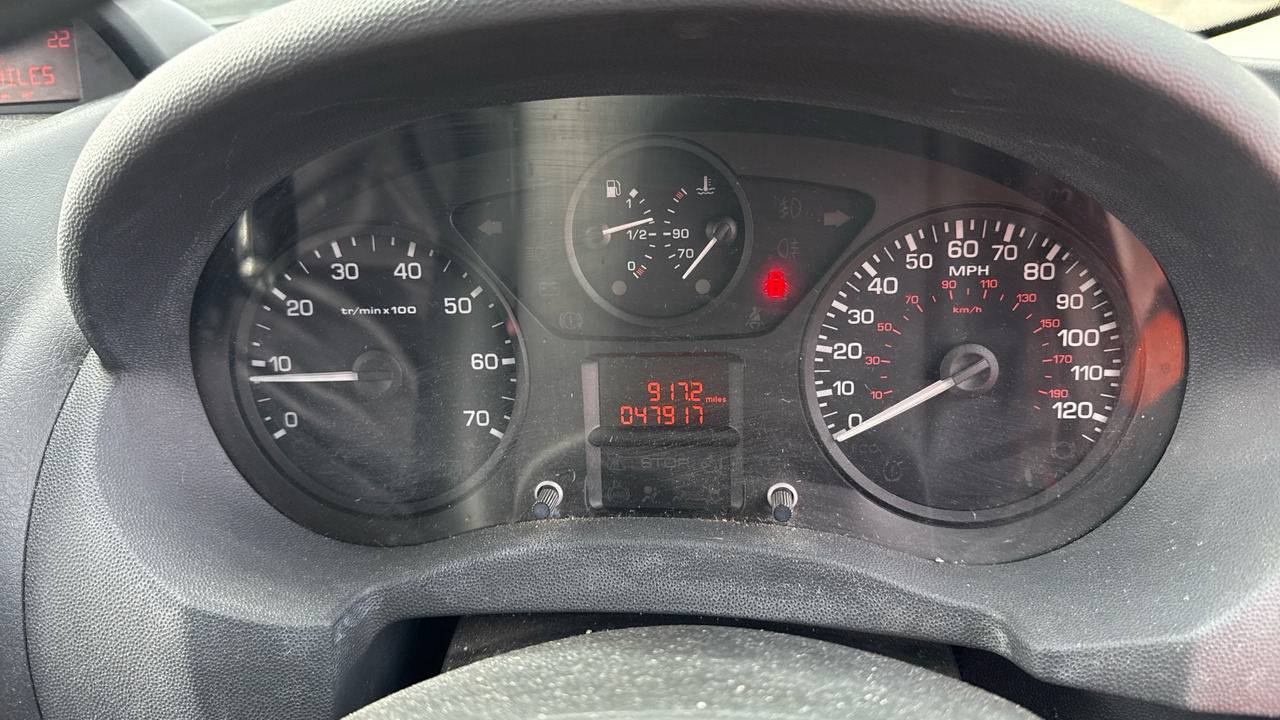 Fourgonnette PEUGEOT EXPERT 1000 1.6 HDI 90PS: photos 6