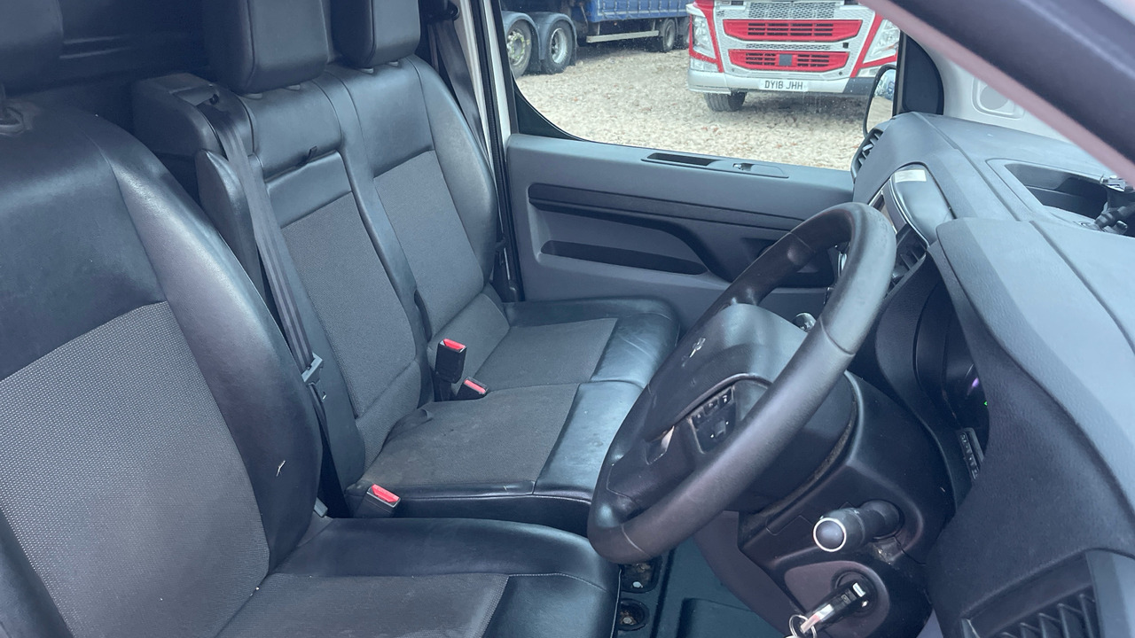 Fourgon utilitaire PEUGEOT EXPERT PROFESSIONAL 1.5 BLUEHDI: photos 8 Fourgon utilitaire PEUGEOT EXPERT PROFESSIONAL 1.5 BLUEHDI: photos 8