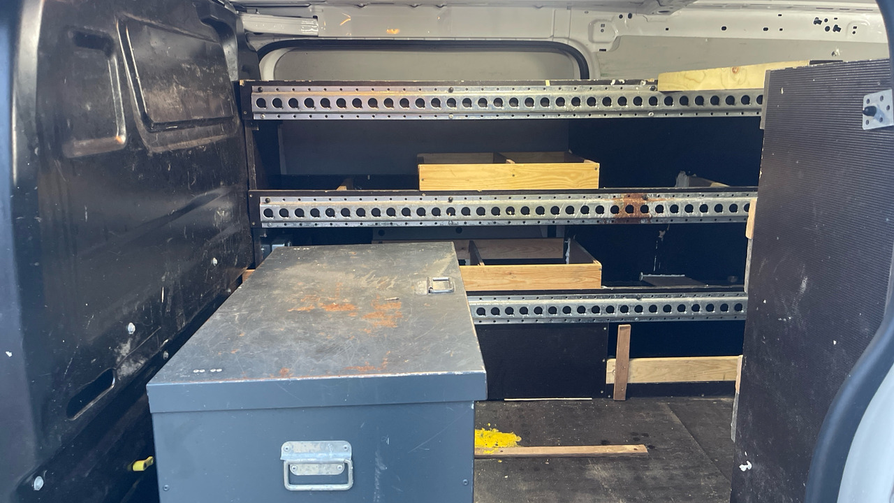 Fourgon utilitaire PEUGEOT EXPERT PROFESSIONAL 1.5 BLUEHDI: photos 15 Fourgon utilitaire PEUGEOT EXPERT PROFESSIONAL 1.5 BLUEHDI: photos 15