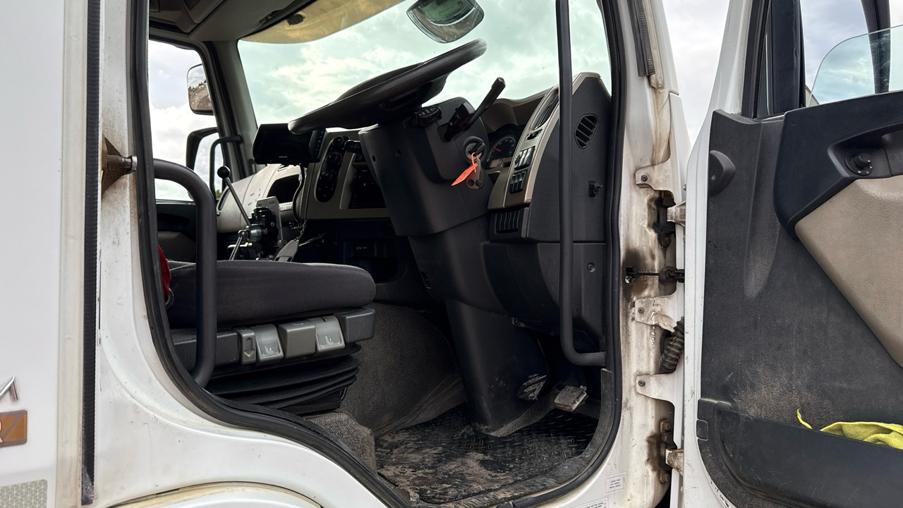 RENAULT PREMIUM 430 DXI - Camion malaxeur: photos 5 RENAULT PREMIUM 430 DXI - Camion malaxeur: photos 5