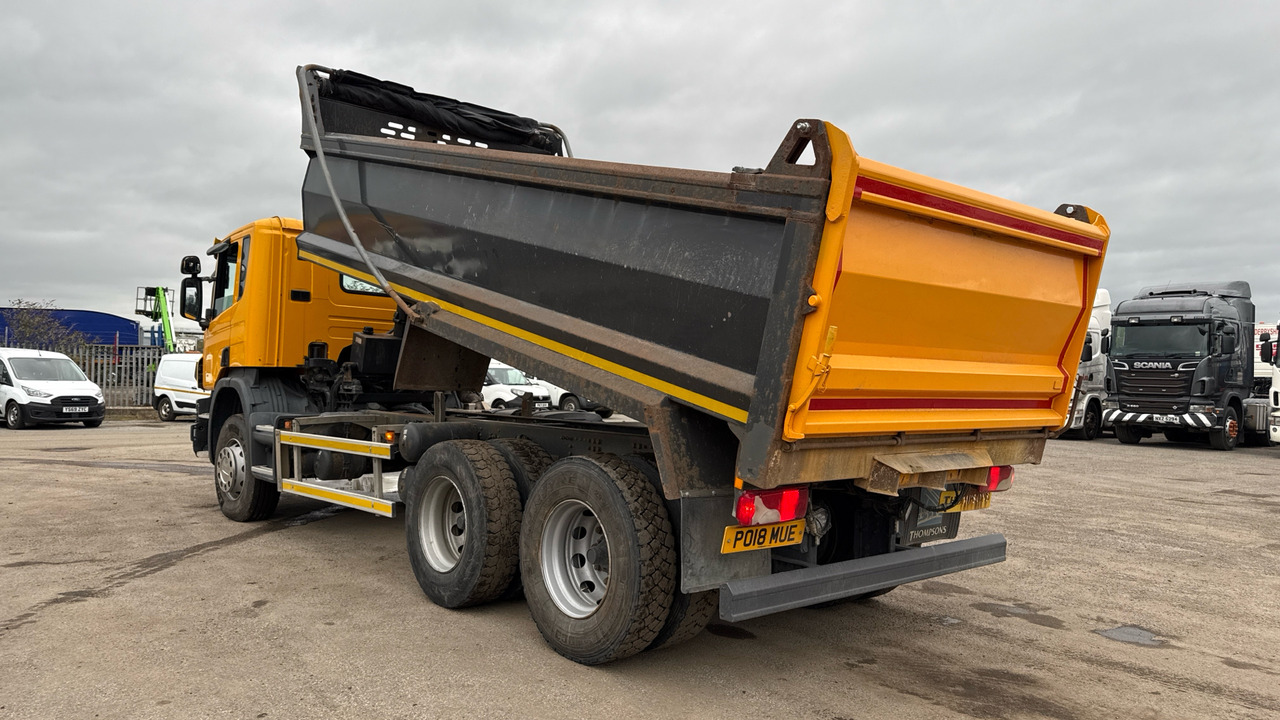 SCANIA P 320 - Camion benne: photos 3 SCANIA P 320 - Camion benne: photos 3