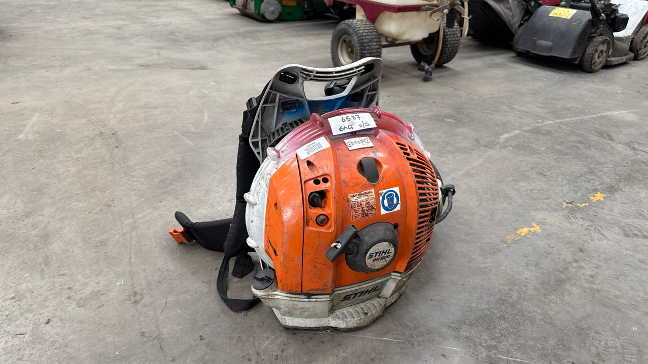 STIHL BR600 BACK PACK LEAF BLOWER - Matériel de chantier: photos 1 STIHL BR600 BACK PACK LEAF BLOWER - Matériel de chantier: photos 1