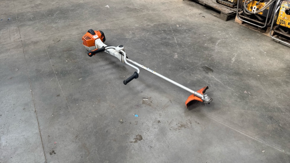 STIHL FS490C STRIMMER - Matériel de chantier: photos 3 STIHL FS490C STRIMMER - Matériel de chantier: photos 3
