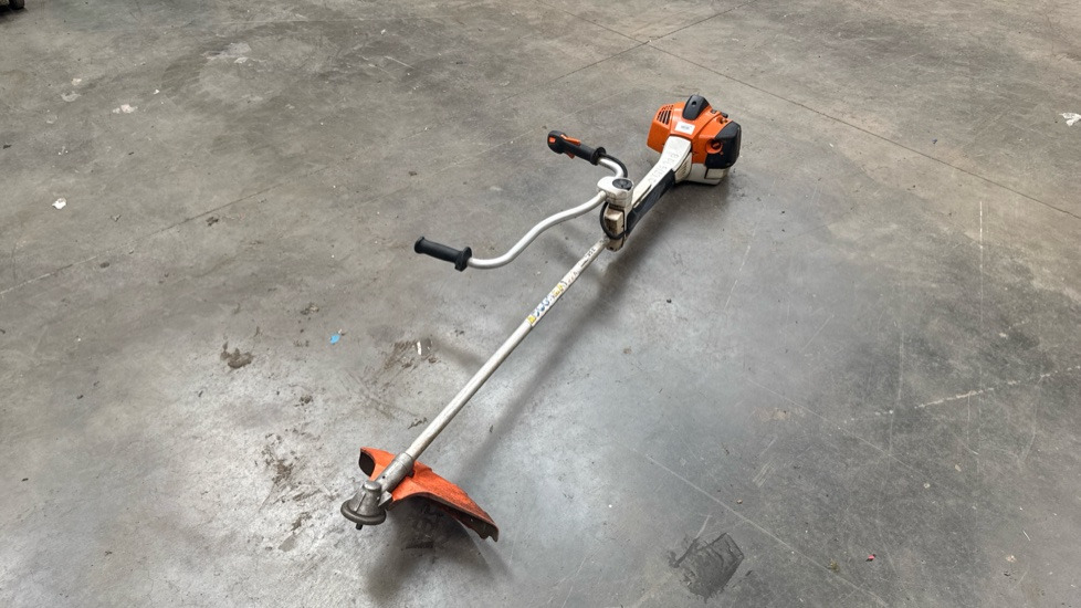 STIHL FS490C STRIMMER - Matériel de chantier: photos 2 STIHL FS490C STRIMMER - Matériel de chantier: photos 2