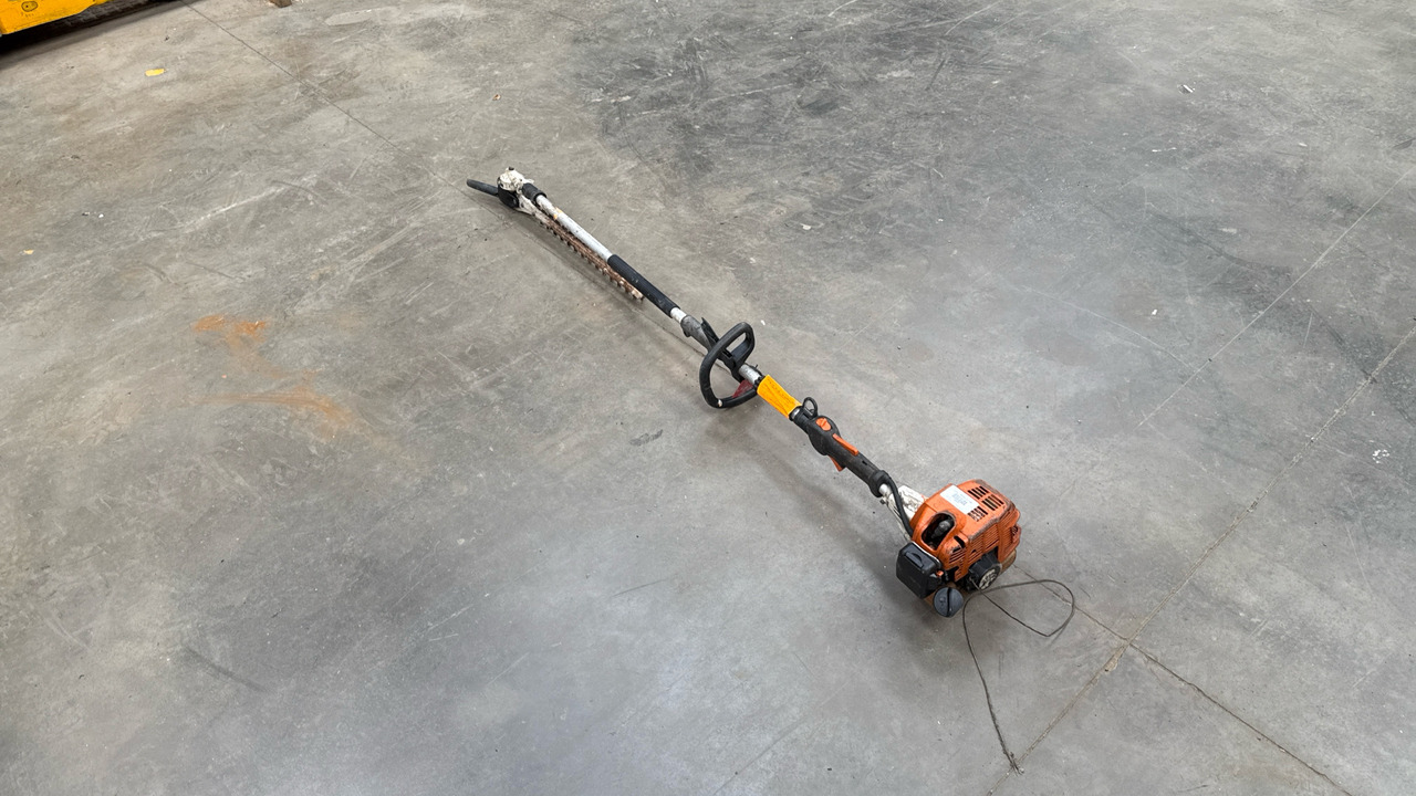 STIHL HEDGE CUTTER - Matériel de chantier: photos 1 STIHL HEDGE CUTTER - Matériel de chantier: photos 1
