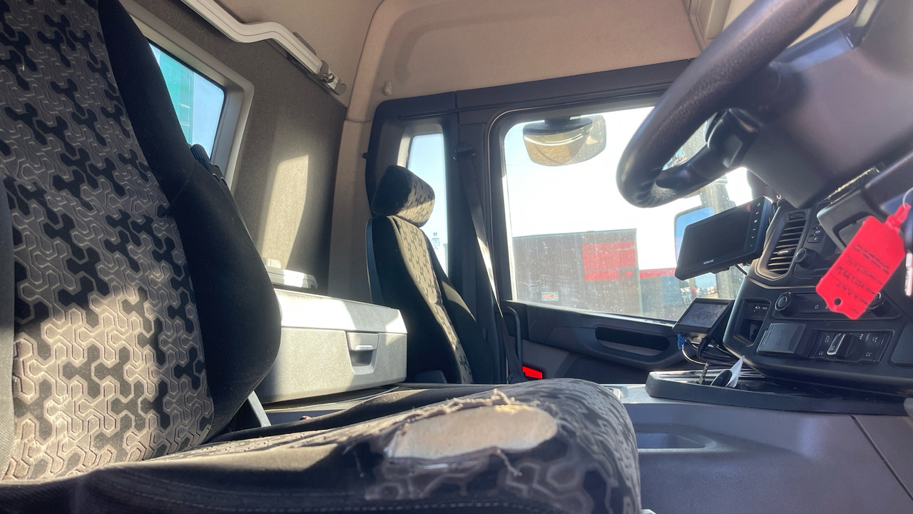 Scania P 410 - Remorqueuse: photos 5 Scania P 410 - Remorqueuse: photos 5