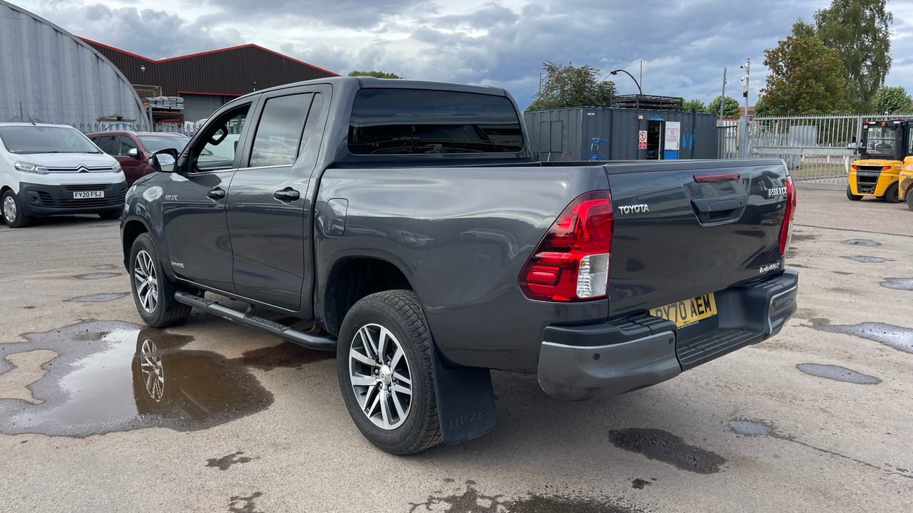 TOYOTA HILUX INVINCIBLE X 2.4 D-4D - Pick-up, Utilitaire double cabine: photos 3 TOYOTA HILUX INVINCIBLE X 2.4 D-4D - Pick-up, Utilitaire double cabine: photos 3