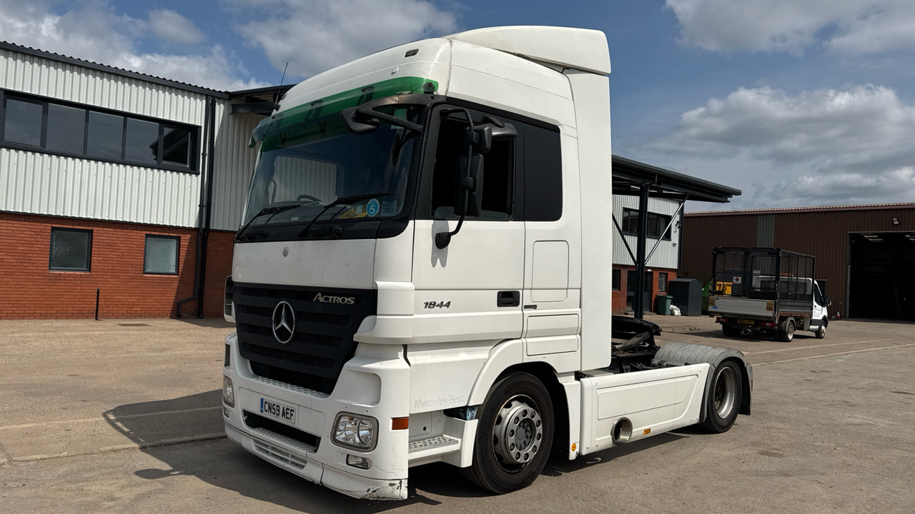 MERCEDES ACTROS 1844 - Tracteur routier: photos 2 MERCEDES ACTROS 1844 - Tracteur routier: photos 2