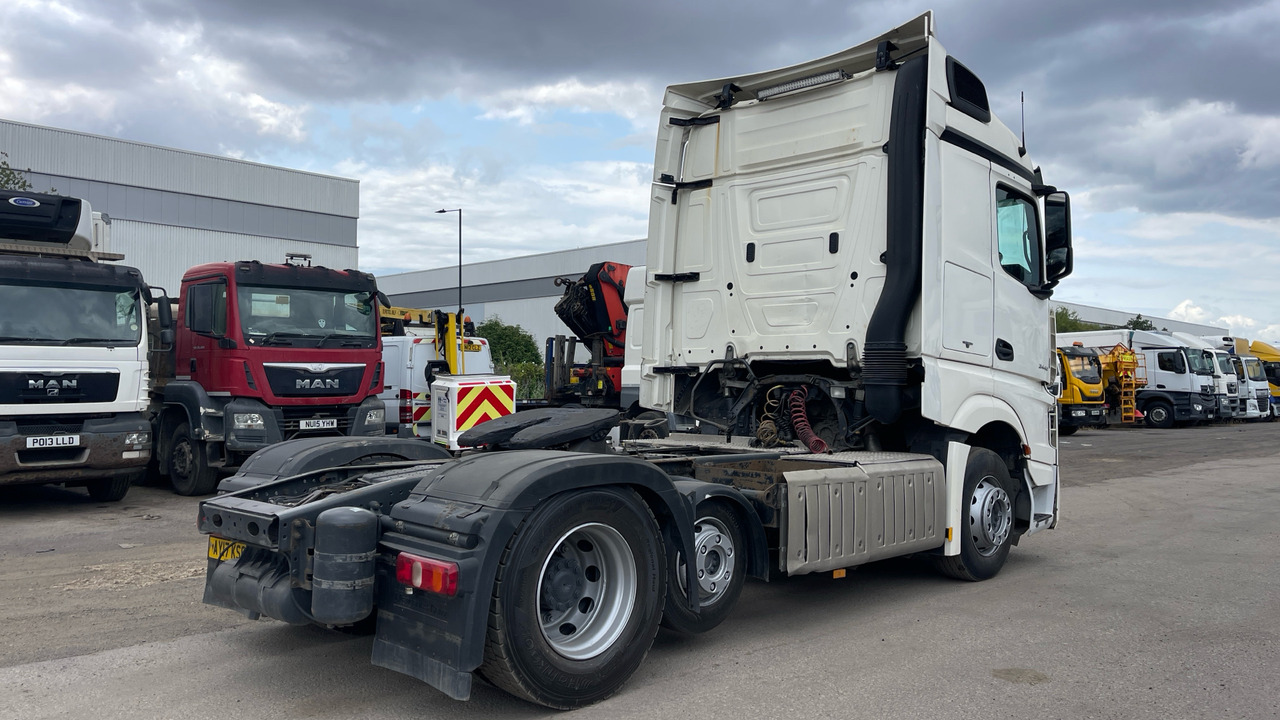MERCEDES-BENZ ACTORS 2442 - Tracteur routier: photos 4 MERCEDES-BENZ ACTORS 2442 - Tracteur routier: photos 4