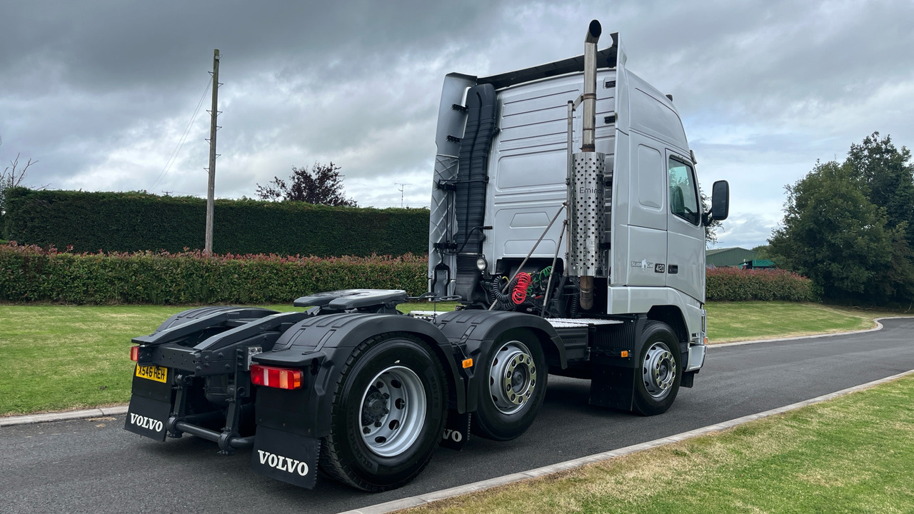 VOLVO FH12.420 SILVER EDITION - XL GLOBETROTTER - Tracteur routier: photos 4 VOLVO FH12.420 SILVER EDITION - XL GLOBETROTTER - Tracteur routier: photos 4