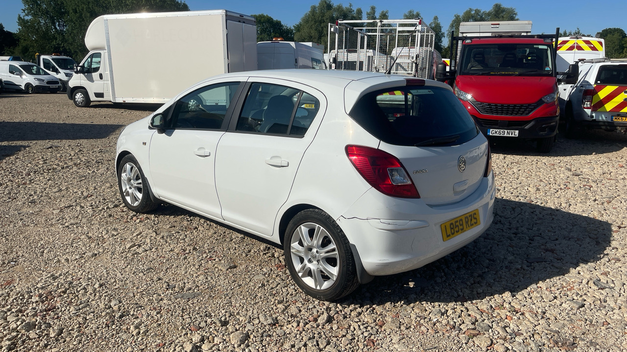 VAUXHALL CORSA 1.4I - Voiture à hayon: photos 3 VAUXHALL CORSA 1.4I - Voiture à hayon: photos 3