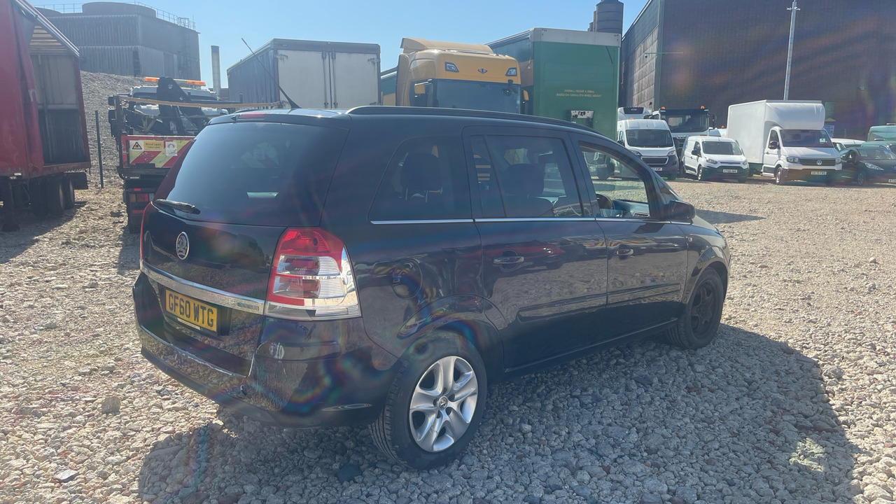 VAUXHALL ZAFIRA 1.7 CDTI - Voiture: photos 4 VAUXHALL ZAFIRA 1.7 CDTI - Voiture: photos 4