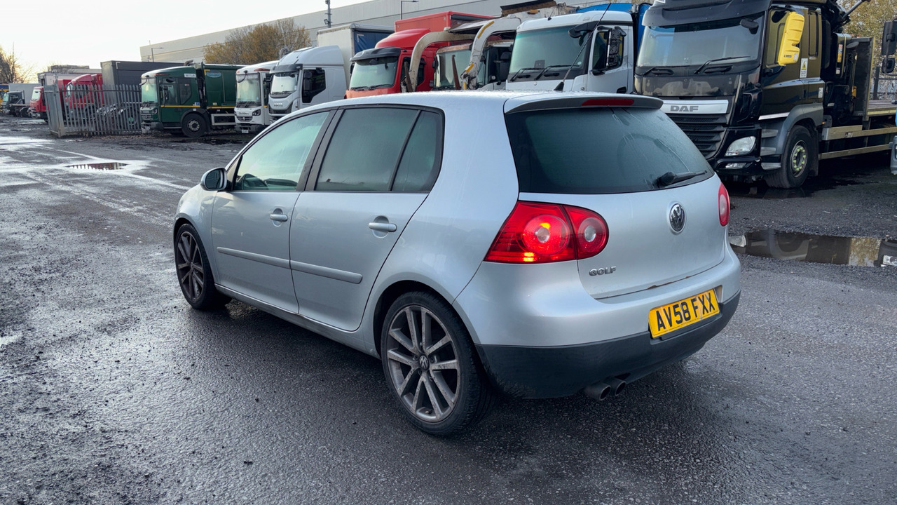 VOLKSWAGEN GOLF 2.0 GT Sport TDI 170 DPF - Voiture à hayon: photos 3 VOLKSWAGEN GOLF 2.0 GT Sport TDI 170 DPF - Voiture à hayon: photos 3