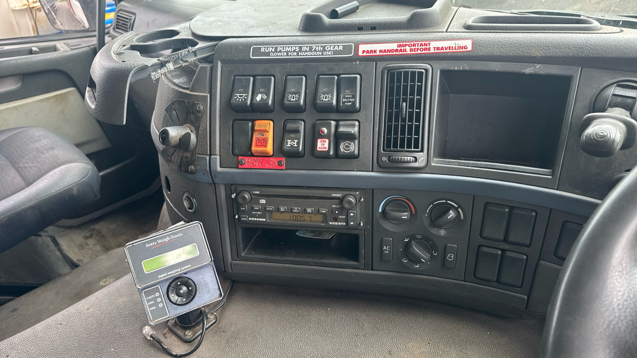 Camion hydrocureur VOLVO FM 340: photos 7