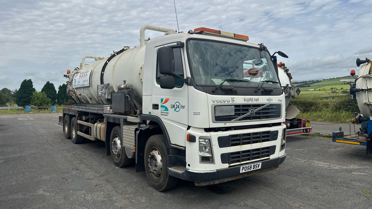 VOLVO FM 340 - Camion hydrocureur: photos 1 VOLVO FM 340 - Camion hydrocureur: photos 1