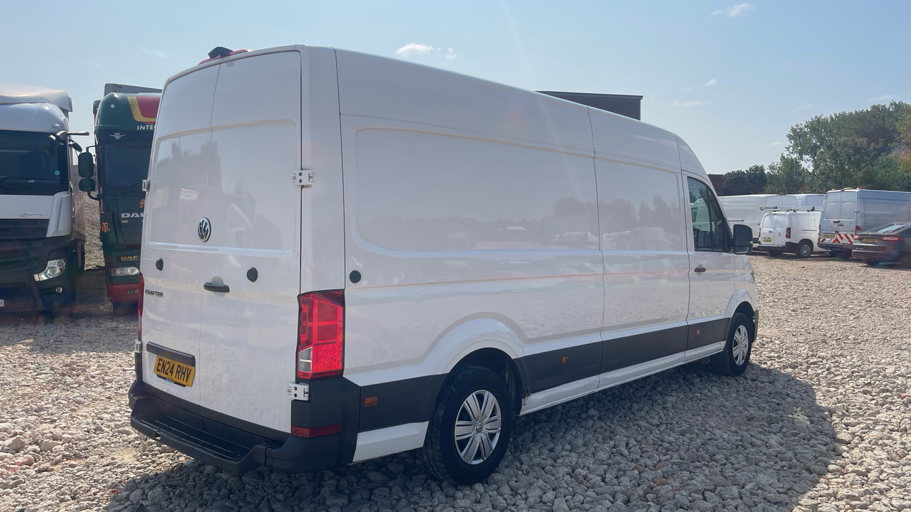Volkswagen Crafter CR35 COMMERCE PLUS 2.0 TDI 140PS - Fourgon utilitaire: photos 4 Volkswagen Crafter CR35 COMMERCE PLUS 2.0 TDI 140PS - Fourgon utilitaire: photos 4