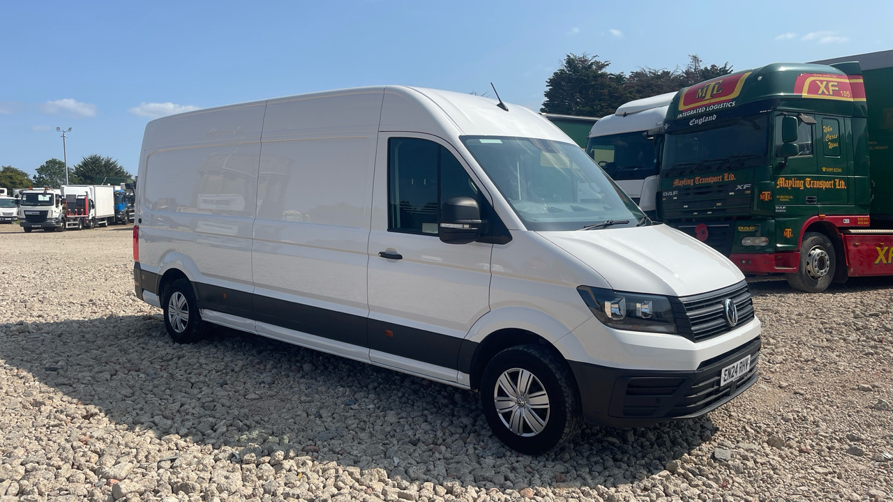 Volkswagen Crafter CR35 COMMERCE PLUS 2.0 TDI 140PS - Fourgon utilitaire: photos 1 Volkswagen Crafter CR35 COMMERCE PLUS 2.0 TDI 140PS - Fourgon utilitaire: photos 1