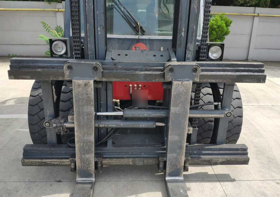 Dan Truck 9680 DD - Chariot élévateur diesel: photos 4 Dan Truck 9680 DD - Chariot élévateur diesel: photos 4