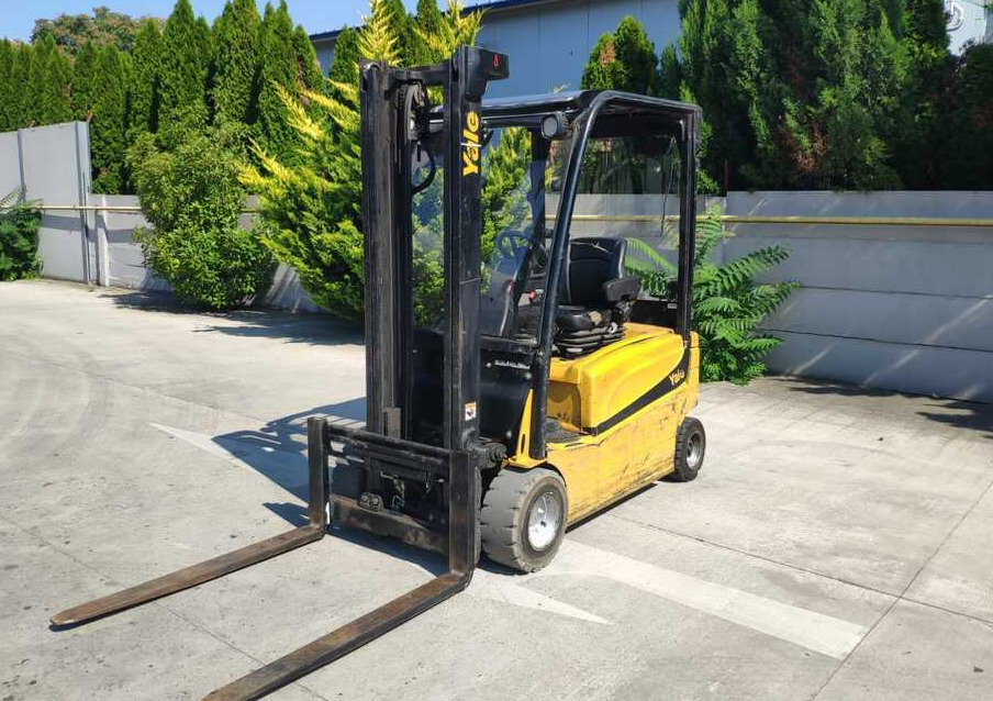 Yale ERP20VF - Chariot élévateur électrique: photos 1 Yale ERP20VF - Chariot élévateur électrique: photos 1