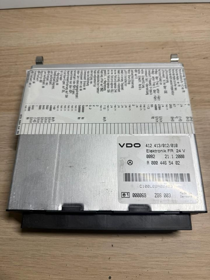 ATEGO VDO ELEKTRONIK FMR Steuergerät A0004465402 - Bloc de gestion pour Camion: photos 2 ATEGO VDO ELEKTRONIK FMR Steuergerät A0004465402 - Bloc de gestion pour Camion: photos 2