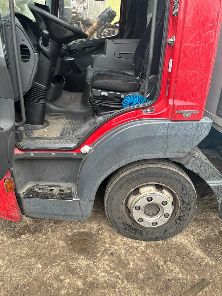 Atego 4 EU6 Einstiegskasten, Einstieg Links, Fahrerseite - Marchepied pour Camion: photos 1 Atego 4 EU6 Einstiegskasten, Einstieg Links, Fahrerseite - Marchepied pour Camion: photos 1