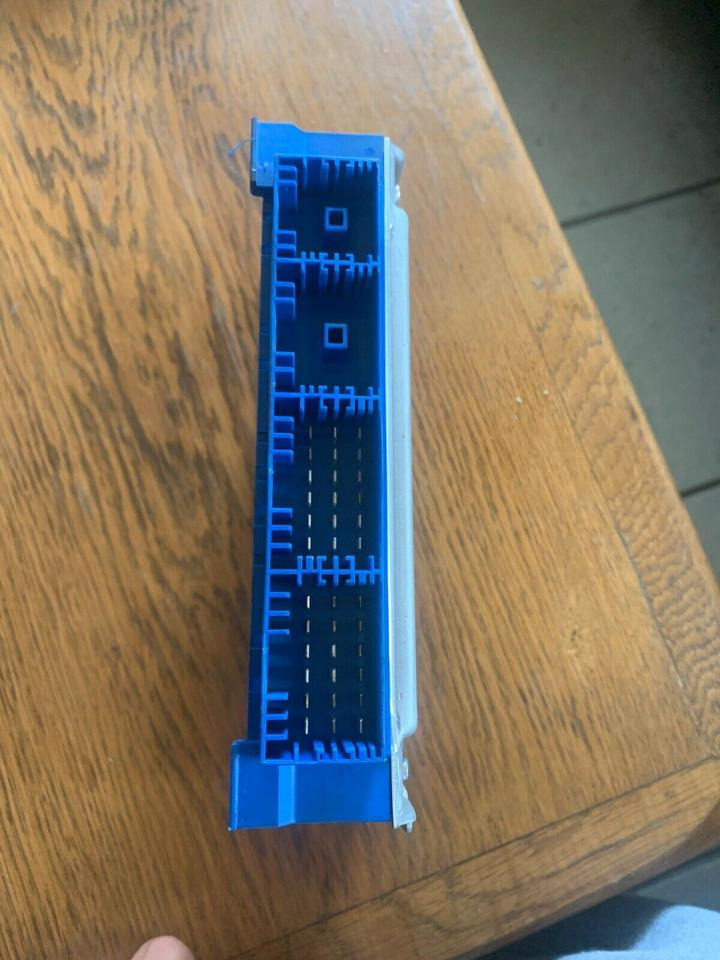 Atego Knorr-Bremse ABS Elektronik Steuergerät A 000 446 52 14 - Bloc de gestion pour Camion: photos 2 Atego Knorr-Bremse ABS Elektronik Steuergerät A 000 446 52 14 - Bloc de gestion pour Camion: photos 2