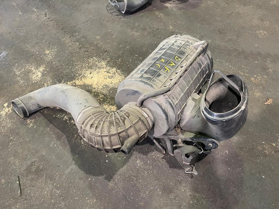 DAF XF Luftfilter Luftfilterkasten - Filtre à air pour Camion: photos 3 DAF XF Luftfilter Luftfilterkasten - Filtre à air pour Camion: photos 3