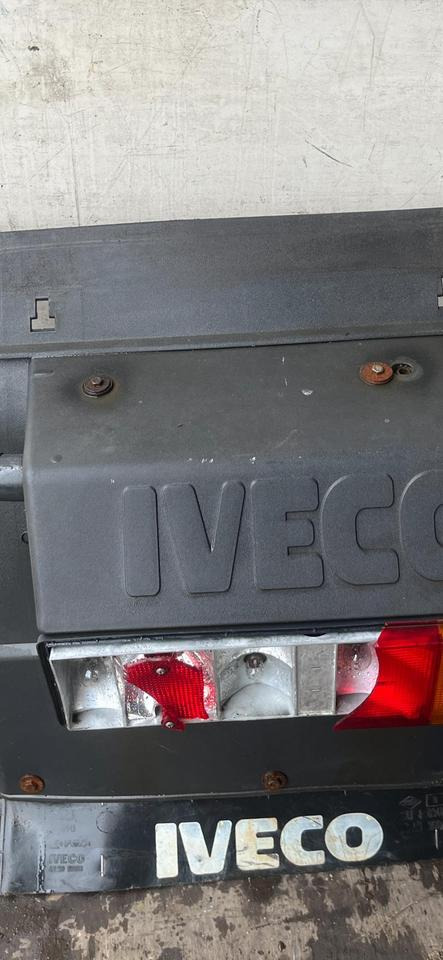 IVECO Stralis 450 Kotflügel vorne rechts 41299389 / 41299388 - Aile pour Camion: photos 3 IVECO Stralis 450 Kotflügel vorne rechts 41299389 / 41299388 - Aile pour Camion: photos 3