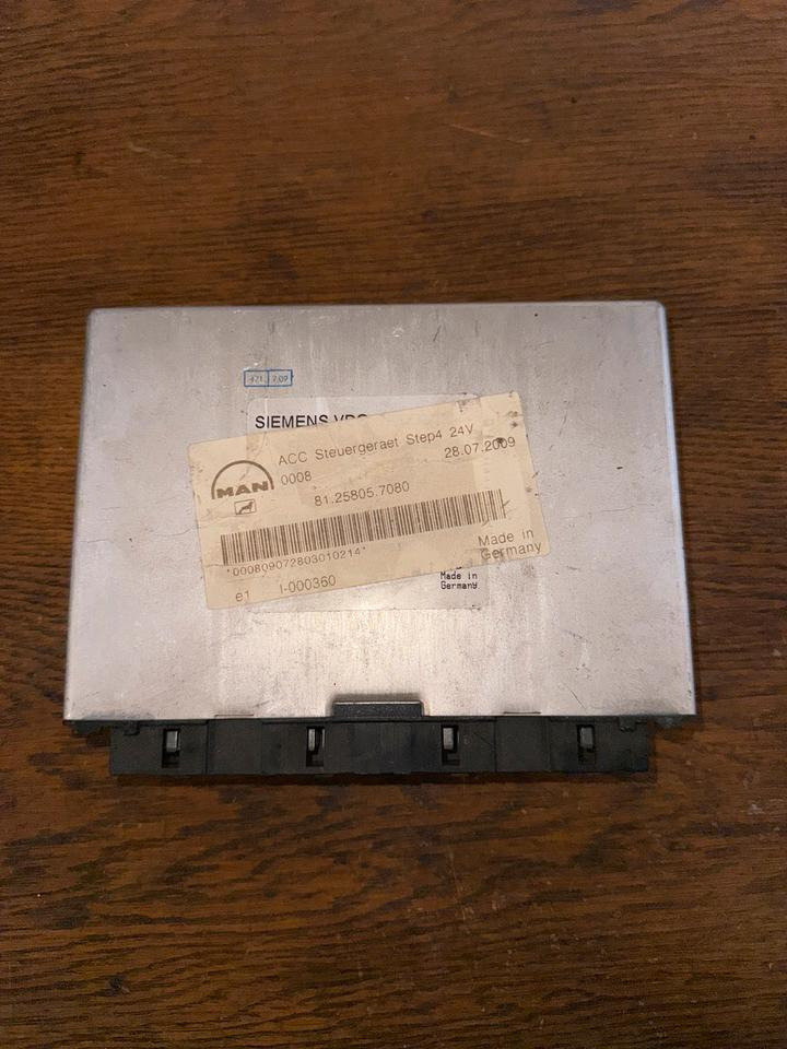 MAN ACC Steuergerät 81.25805.7080 - Bloc de gestion pour Camion: photos 2 MAN ACC Steuergerät 81.25805.7080 - Bloc de gestion pour Camion: photos 2