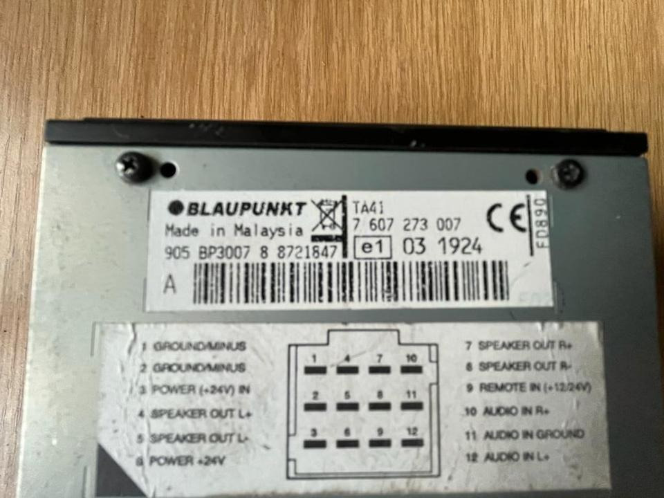 MAN BLAUPUNKT Audio Verstärker 7 607 273 007 - Bloc de gestion pour Camion: photos 3 MAN BLAUPUNKT Audio Verstärker 7 607 273 007 - Bloc de gestion pour Camion: photos 3