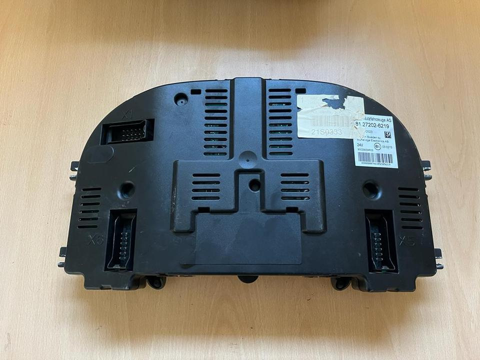 MAN Kombiinstrument Tacho 81272026219 - Chronotachygraphe pour Camion: photos 3 MAN Kombiinstrument Tacho 81272026219 - Chronotachygraphe pour Camion: photos 3