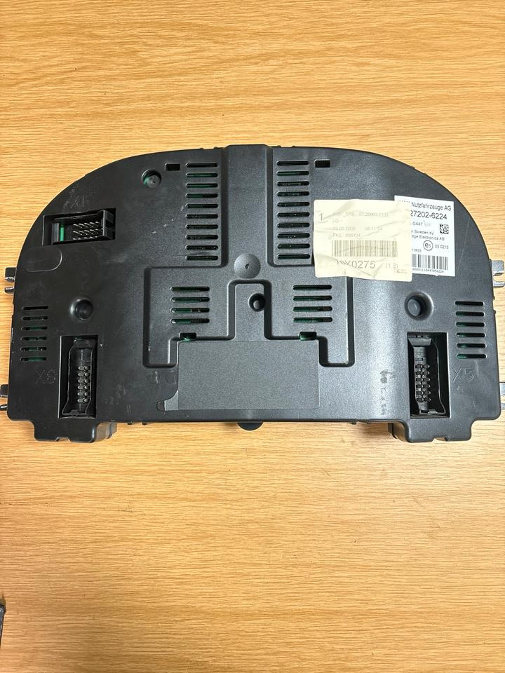 MAN Kombiinstrument / Tacho 81272026224 - Chronotachygraphe pour Camion: photos 2 MAN Kombiinstrument / Tacho 81272026224 - Chronotachygraphe pour Camion: photos 2