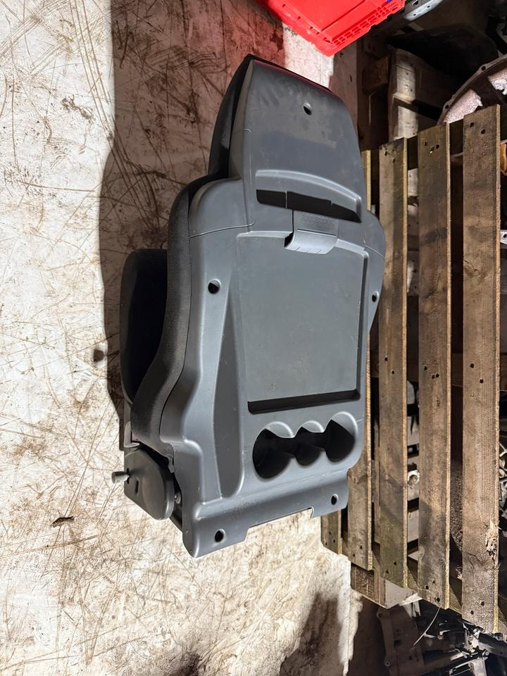 MAN TGL EURO5/6 Mittlerer Sitz - Siège pour Camion: photos 5 MAN TGL EURO5/6 Mittlerer Sitz - Siège pour Camion: photos 5