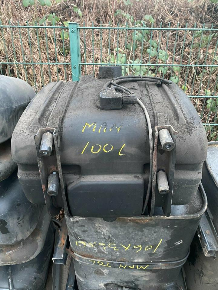 MAN TGL Original Tank Tankbehälter 100L - Réservoir de carburant pour Camion: photos 1 MAN TGL Original Tank Tankbehälter 100L - Réservoir de carburant pour Camion: photos 1