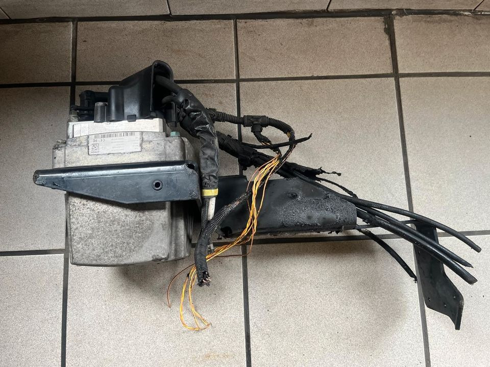 MAN TGL TGM TGX EU6 AdBlue Pumpe 81154036134000 - Système d'échappement pour Camion: photos 4 MAN TGL TGM TGX EU6 AdBlue Pumpe 81154036134000 - Système d'échappement pour Camion: photos 4