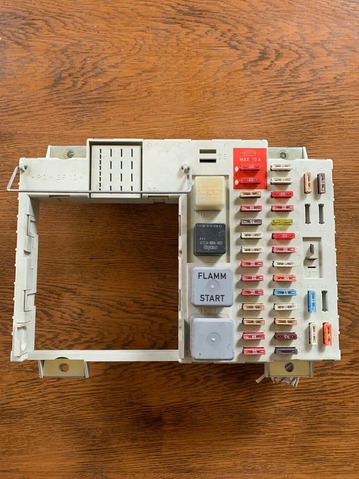 MAN TGS Sicherungskasten 81.25444.6074 - Fusible pour Camion: photos 1 MAN TGS Sicherungskasten 81.25444.6074 - Fusible pour Camion: photos 1