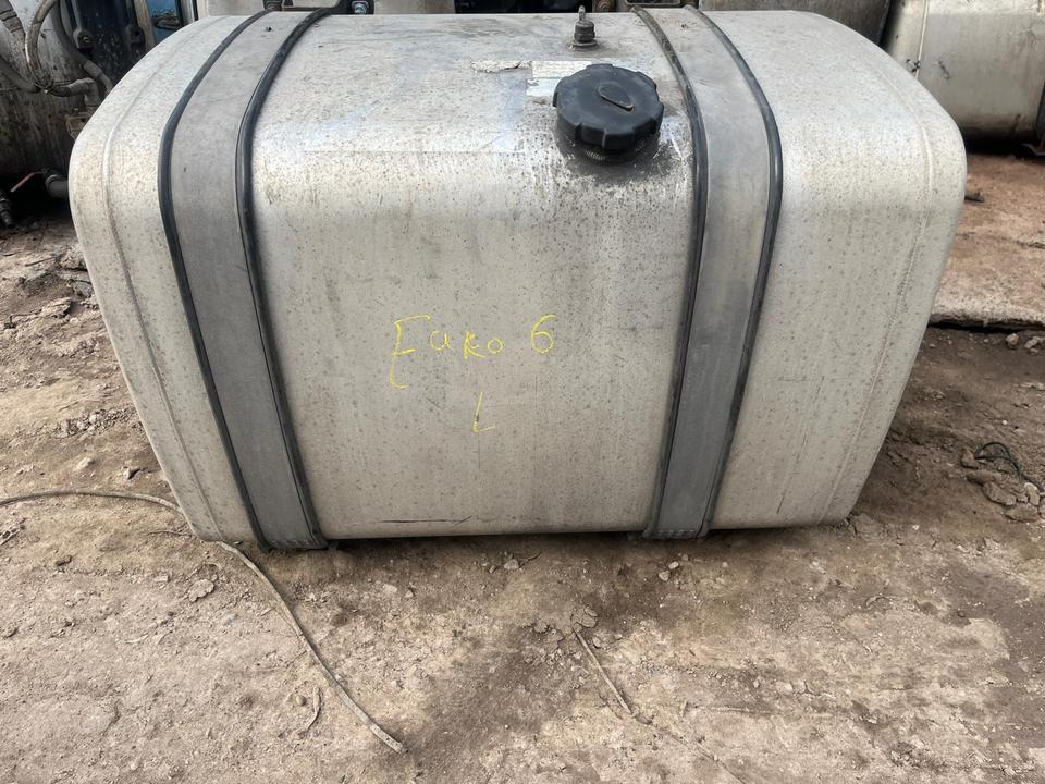 MAN TGX EU6 RN002 Dieseltank Tank Tankbehälter 460L - Réservoir de carburant pour Camion: photos 1 MAN TGX EU6 RN002 Dieseltank Tank Tankbehälter 460L - Réservoir de carburant pour Camion: photos 1