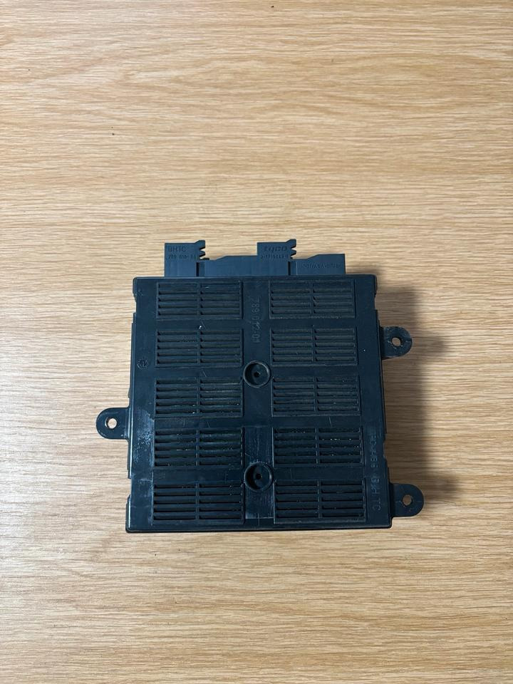 MAN TGX/TGS Steuergerät Innenraum Heizung 81.25814.6035 - Bloc de gestion pour Camion: photos 2 MAN TGX/TGS Steuergerät Innenraum Heizung 81.25814.6035 - Bloc de gestion pour Camion: photos 2