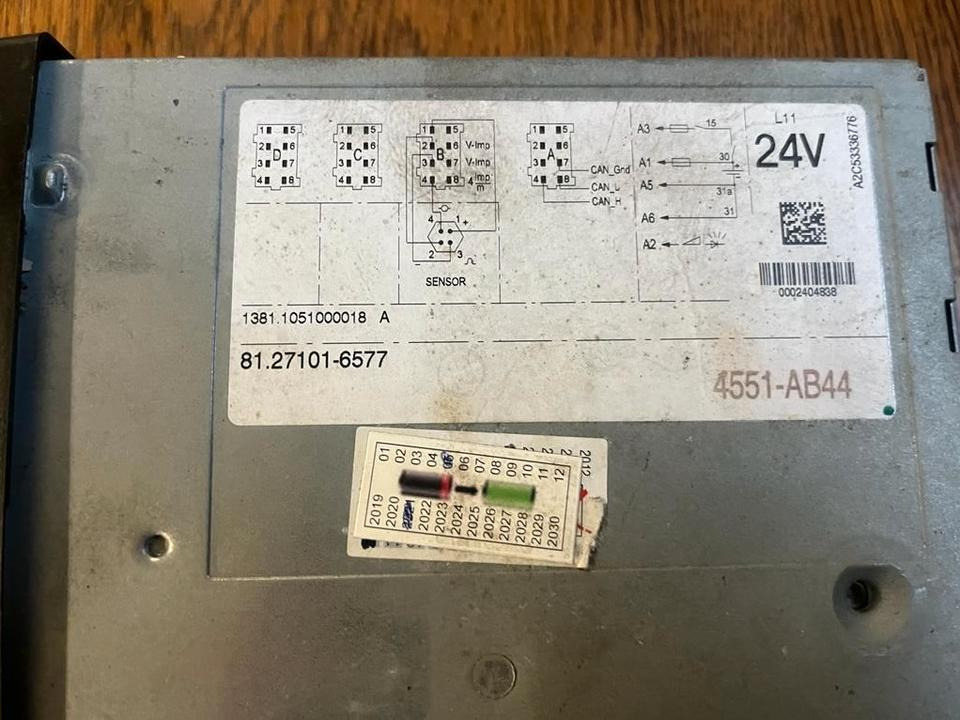 MAN TGX Tachograph 81.27101-6577 - Chronotachygraphe pour Camion: photos 2 MAN TGX Tachograph 81.27101-6577 - Chronotachygraphe pour Camion: photos 2