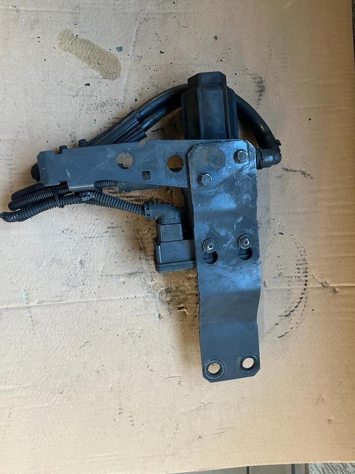 Mercedes Actros MP4 AdBlue Pumpe A0001403978 - Pompe à carburant pour Camion: photos 4 Mercedes Actros MP4 AdBlue Pumpe A0001403978 - Pompe à carburant pour Camion: photos 4