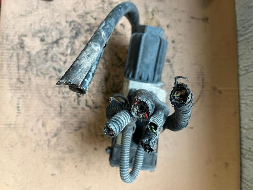 Mercedes Actros MP4 AdBlue Pumpe A0001405378 - Pompe à carburant pour Camion: photos 4 Mercedes Actros MP4 AdBlue Pumpe A0001405378 - Pompe à carburant pour Camion: photos 4