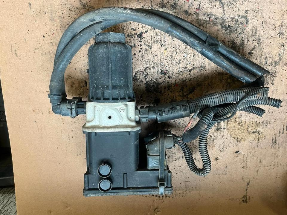 Mercedes Actros MP4 AdBlue Pumpe A0001405378 - Pompe à carburant pour Camion: photos 3 Mercedes Actros MP4 AdBlue Pumpe A0001405378 - Pompe à carburant pour Camion: photos 3