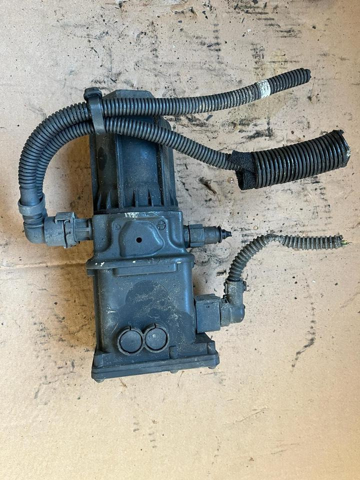 Mercedes Actros MP4 AdBlue Pumpe A0001405578 - Pompe à carburant pour Camion: photos 5 Mercedes Actros MP4 AdBlue Pumpe A0001405578 - Pompe à carburant pour Camion: photos 5